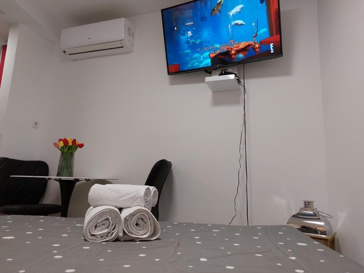 Guest House Vitaro สปลิท ภายนอก รูปภาพ