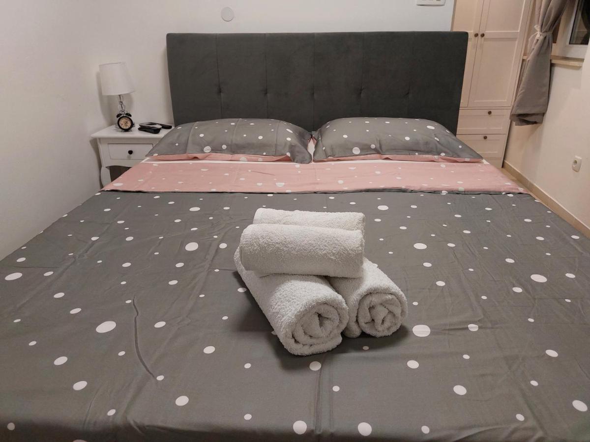 Guest House Vitaro สปลิท ภายนอก รูปภาพ