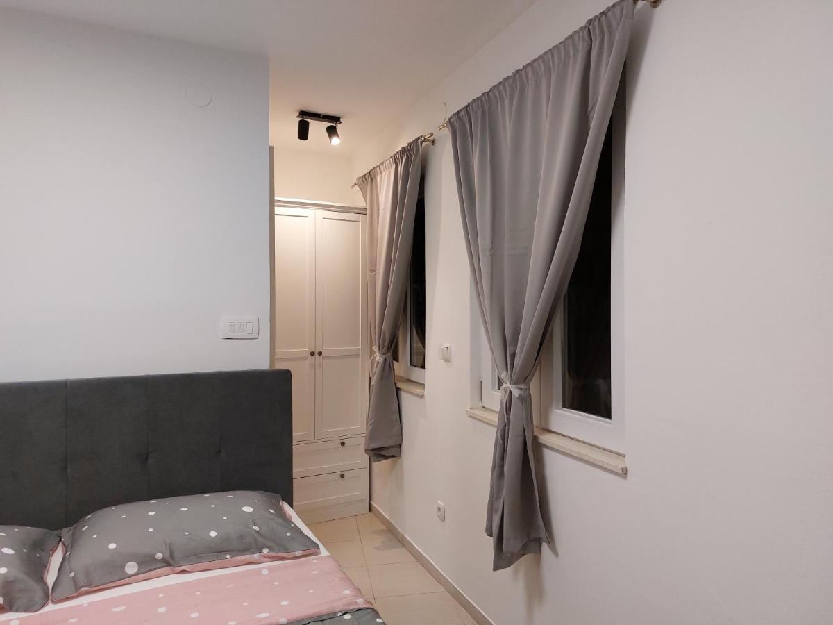 Guest House Vitaro สปลิท ภายนอก รูปภาพ